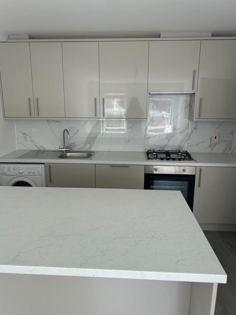 Flat Casson Street in Greater London