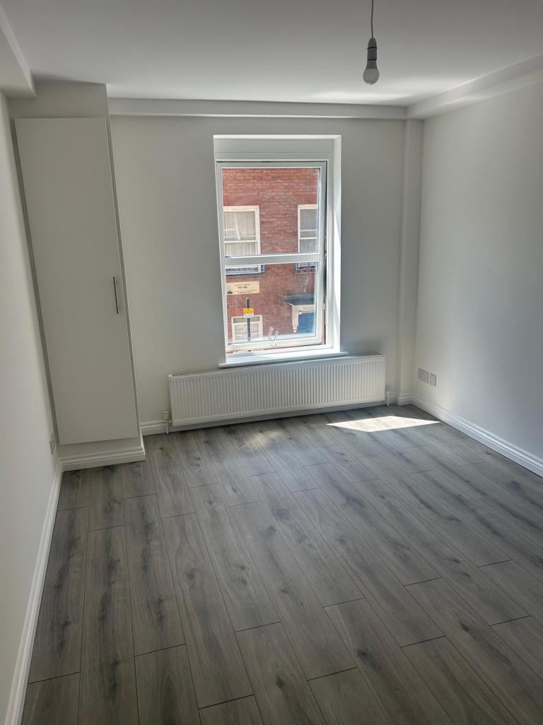 Flat Casson Street in Greater London