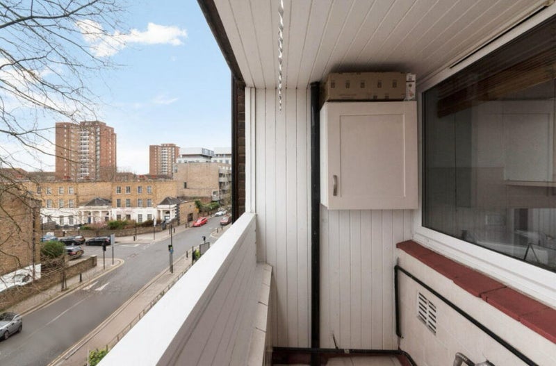 Room White Post Lane in Greater London