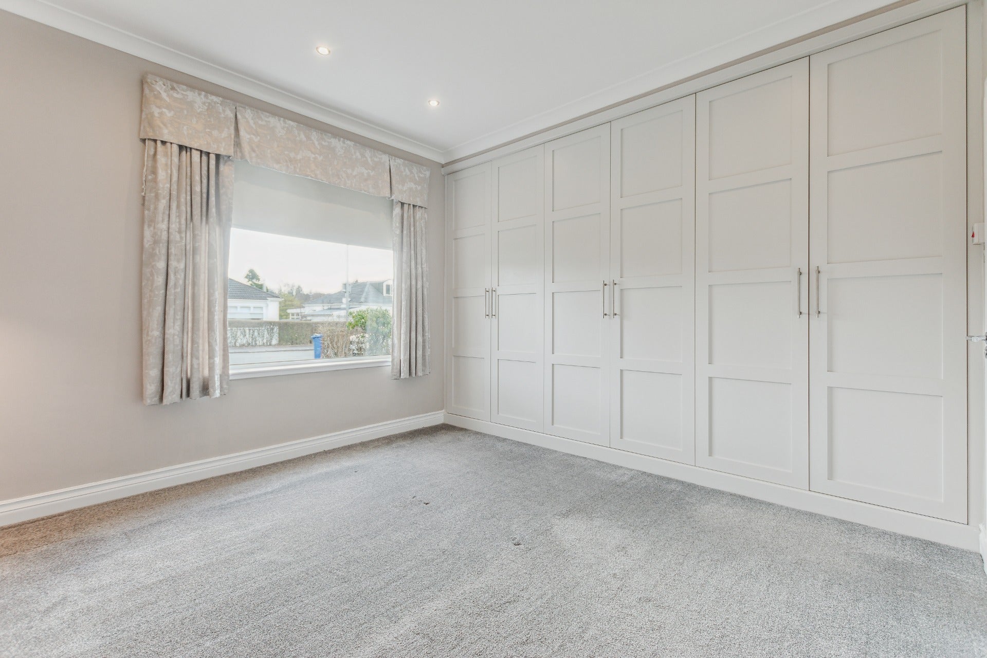 House West Chapelton Drive in Bearsden