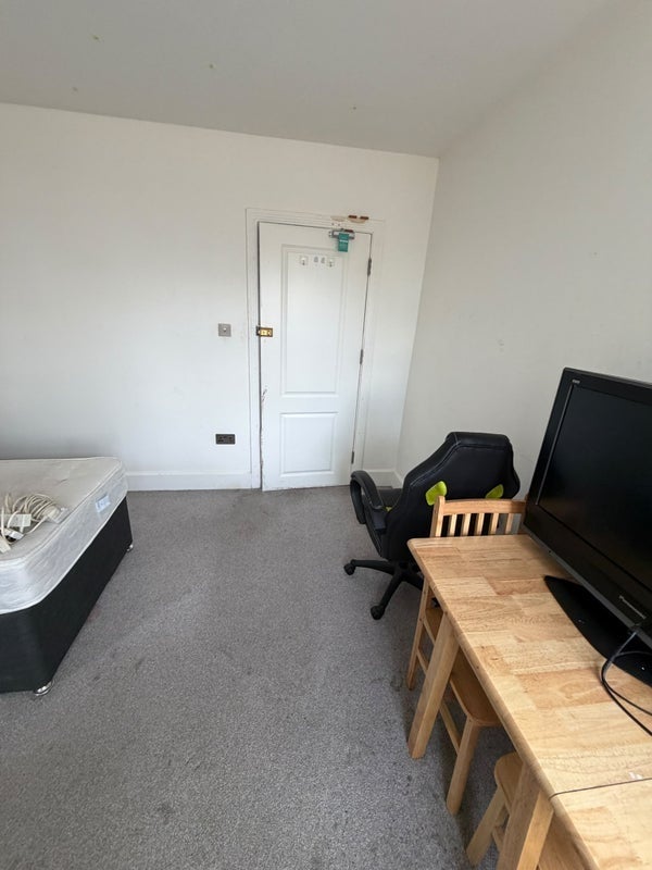 Room High Road in Basildon