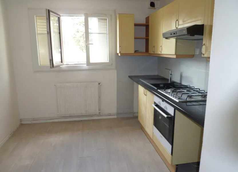 Flat Rue Anatole France in Villeurbanne