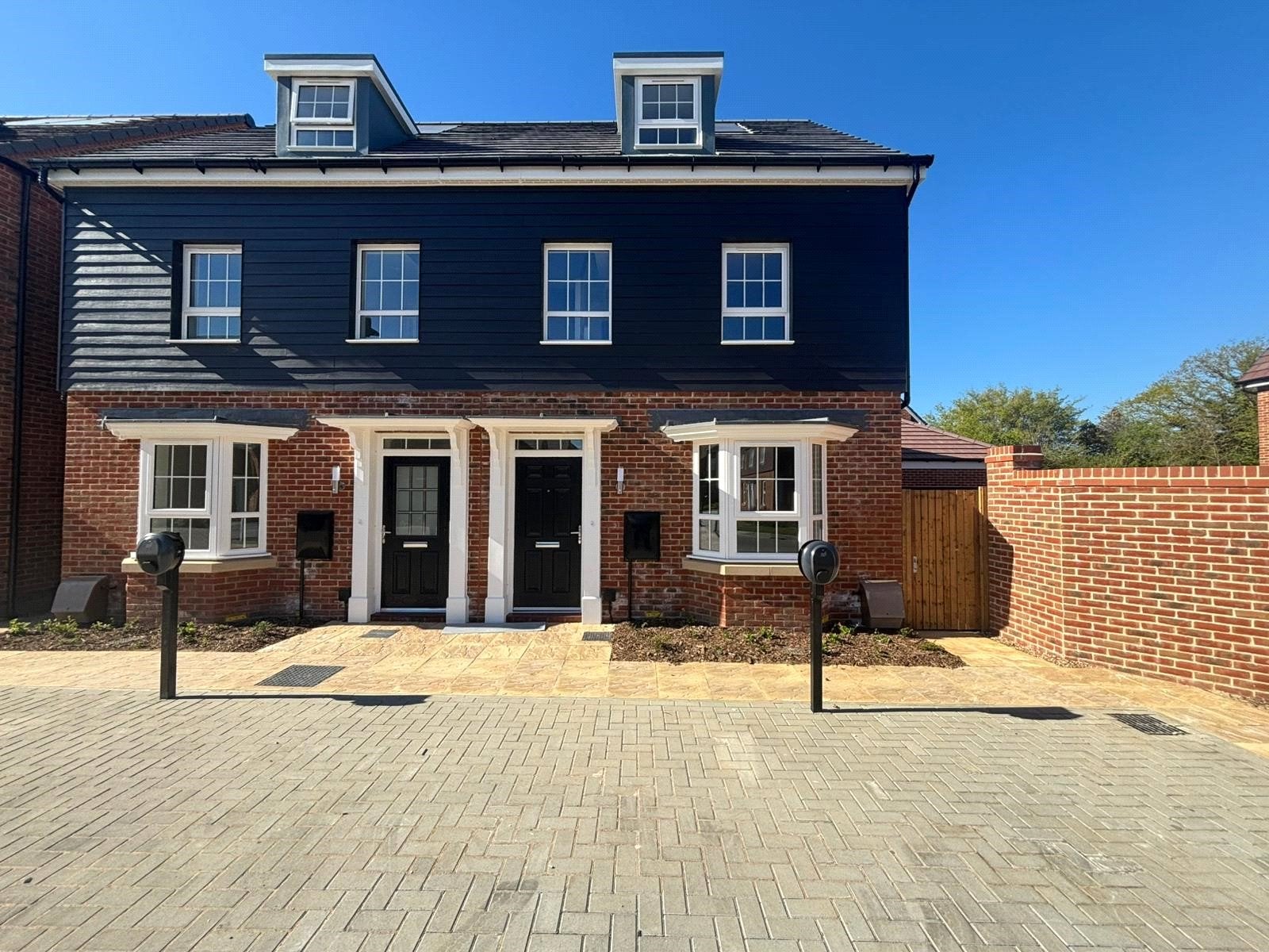 House Farmers Road in Arborfield Green