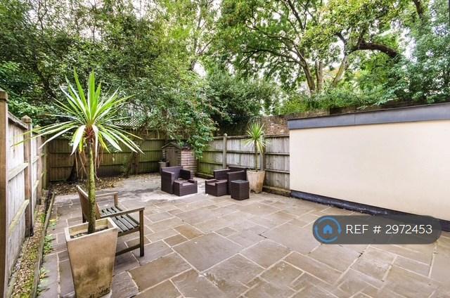 Flat Marlborough Hill in City of Westminster