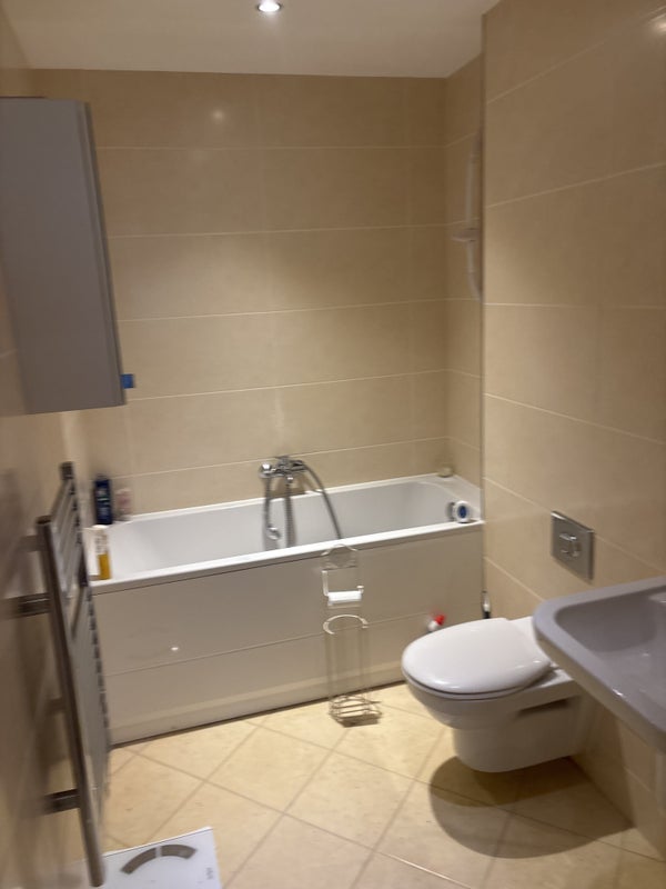 Room Branksome Wood Road in Bournemouth