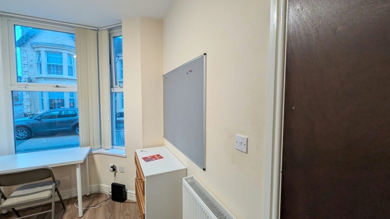 Room Albany Road in Liverpool