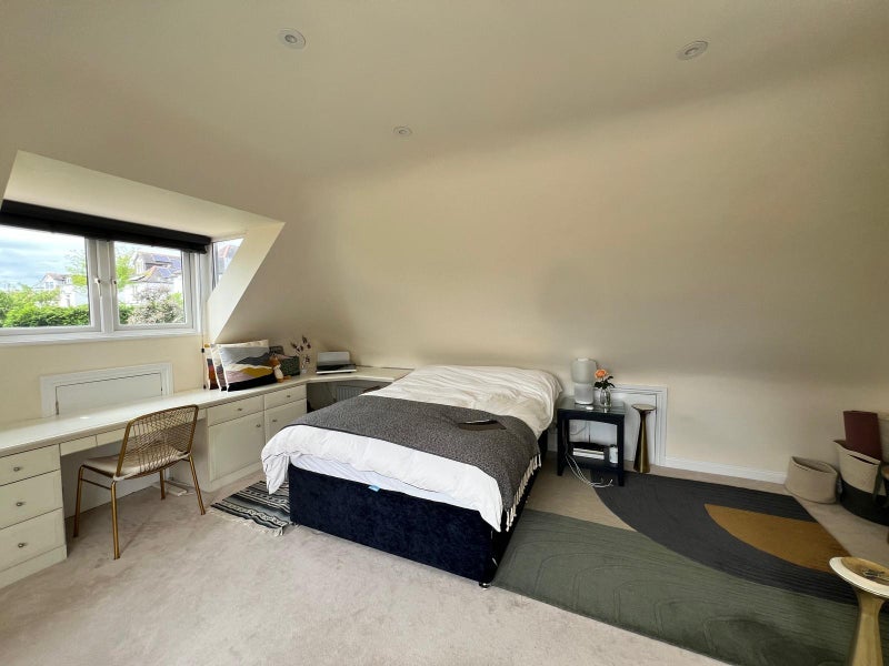 Room Hillway in Greater London