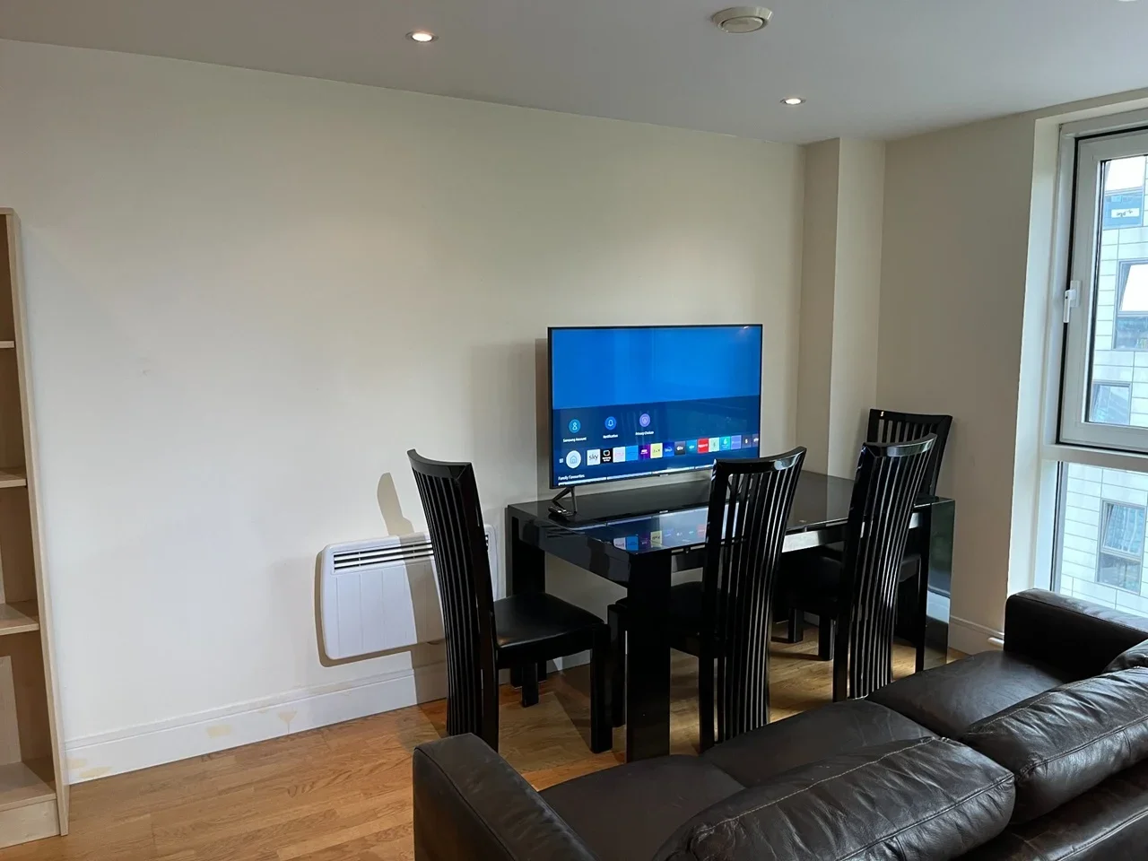 Flat Prestons Road in Greater London