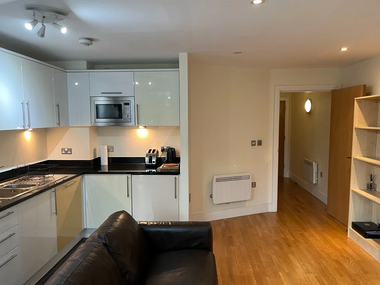 Flat Prestons Road in Greater London