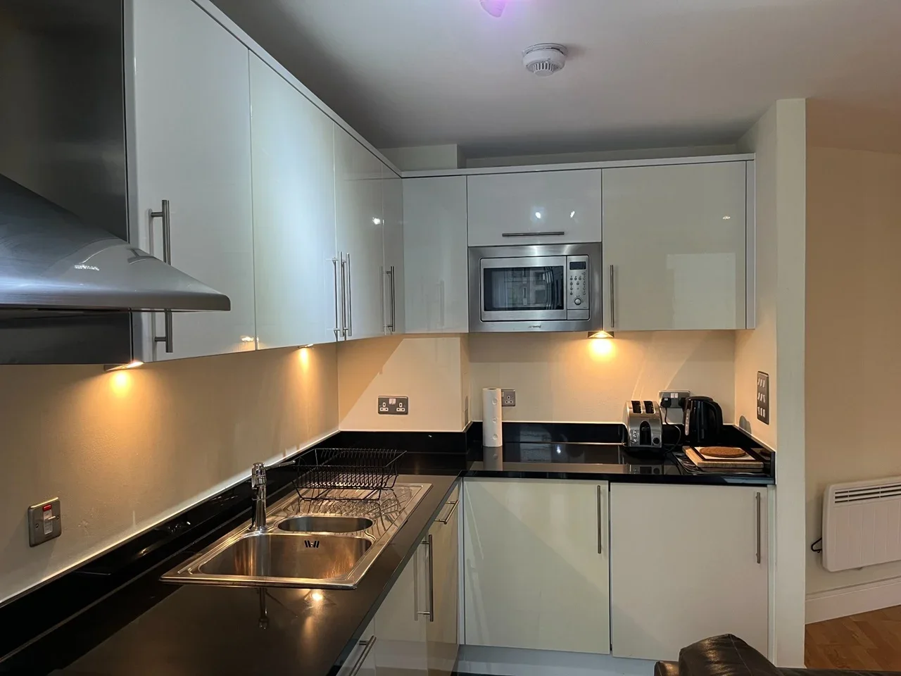 Flat Prestons Road in Greater London