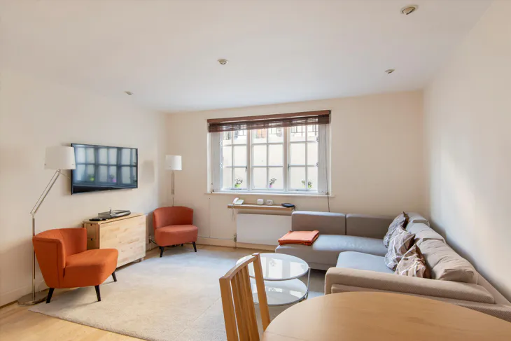 Flat Callcott Street in Greater London
