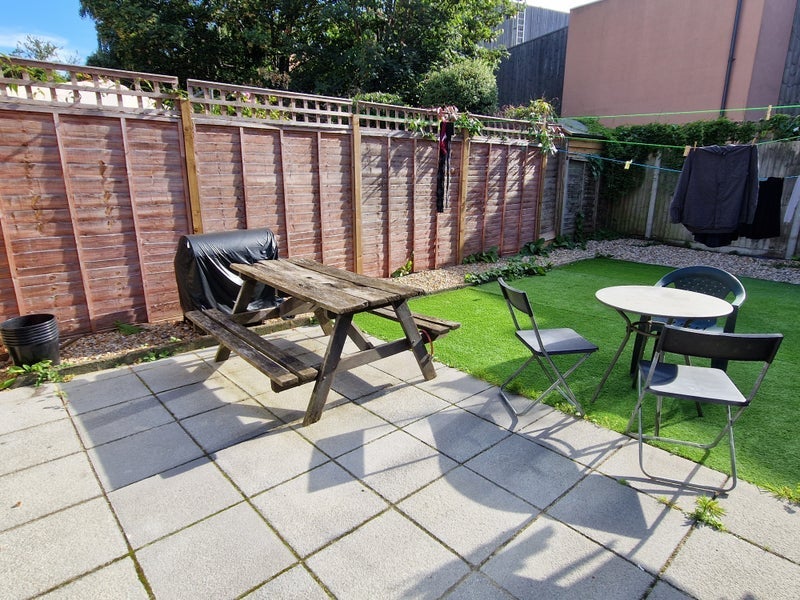 Room Dalberg Road in Greater London
