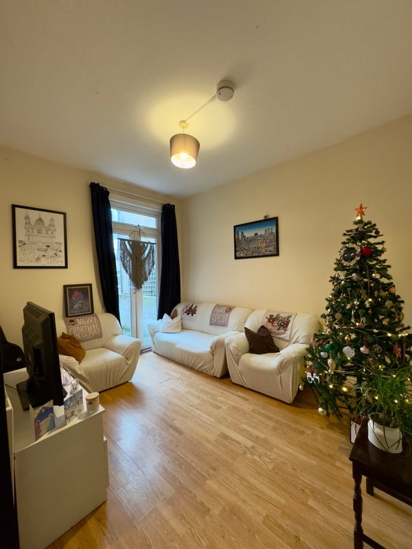 Room Hornsey Park Road in Greater London