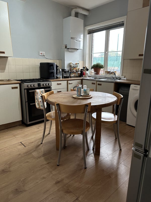 Room Strickland Row in Greater London