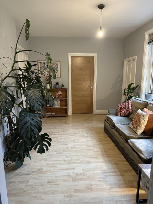 Room Strickland Row in Greater London