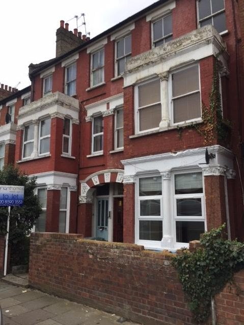 Flat Mount Pleasant Road in Greater London