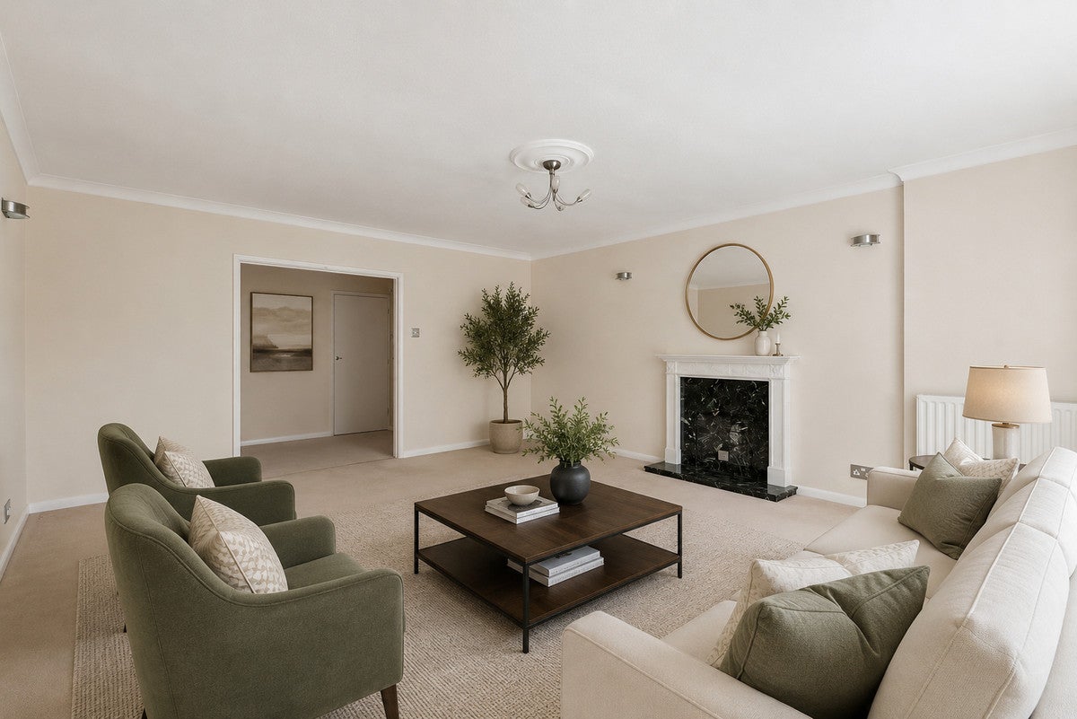 Flat Blenheim Road in Greater London