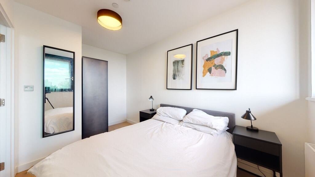 Flat Highgate Hill in Greater London