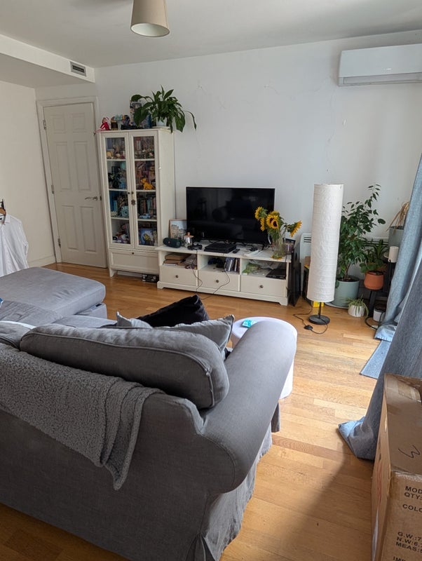 Room Trafalgar Road in Greater London