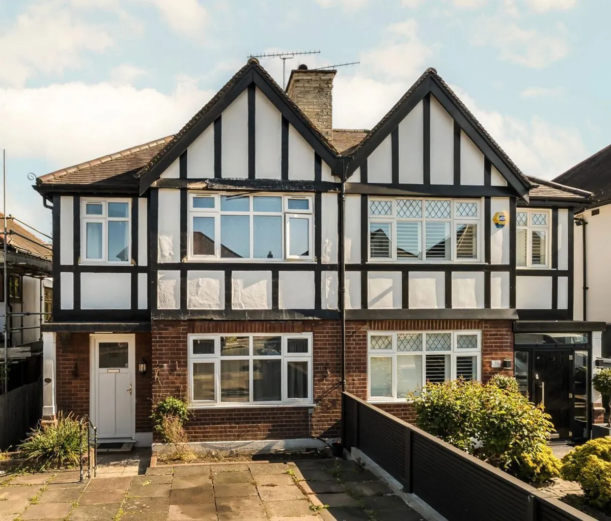 House Chinnor Crescent in Greater London
