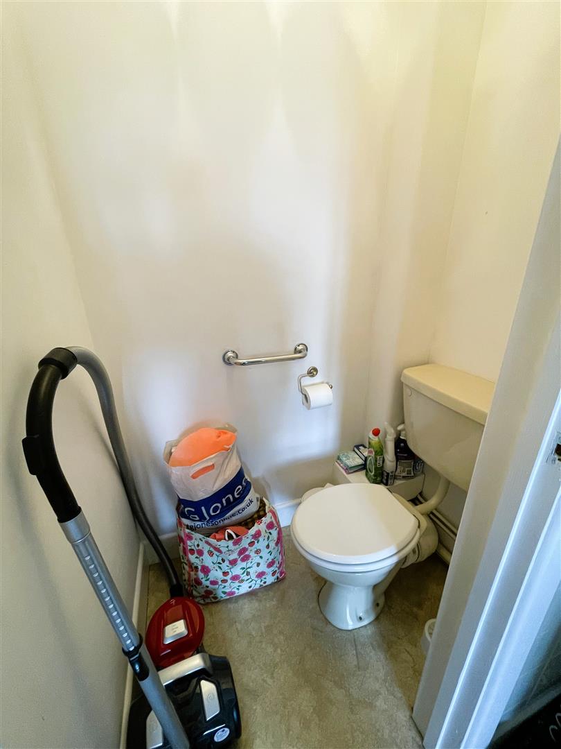 Room Tollgate Road in Salisbury
