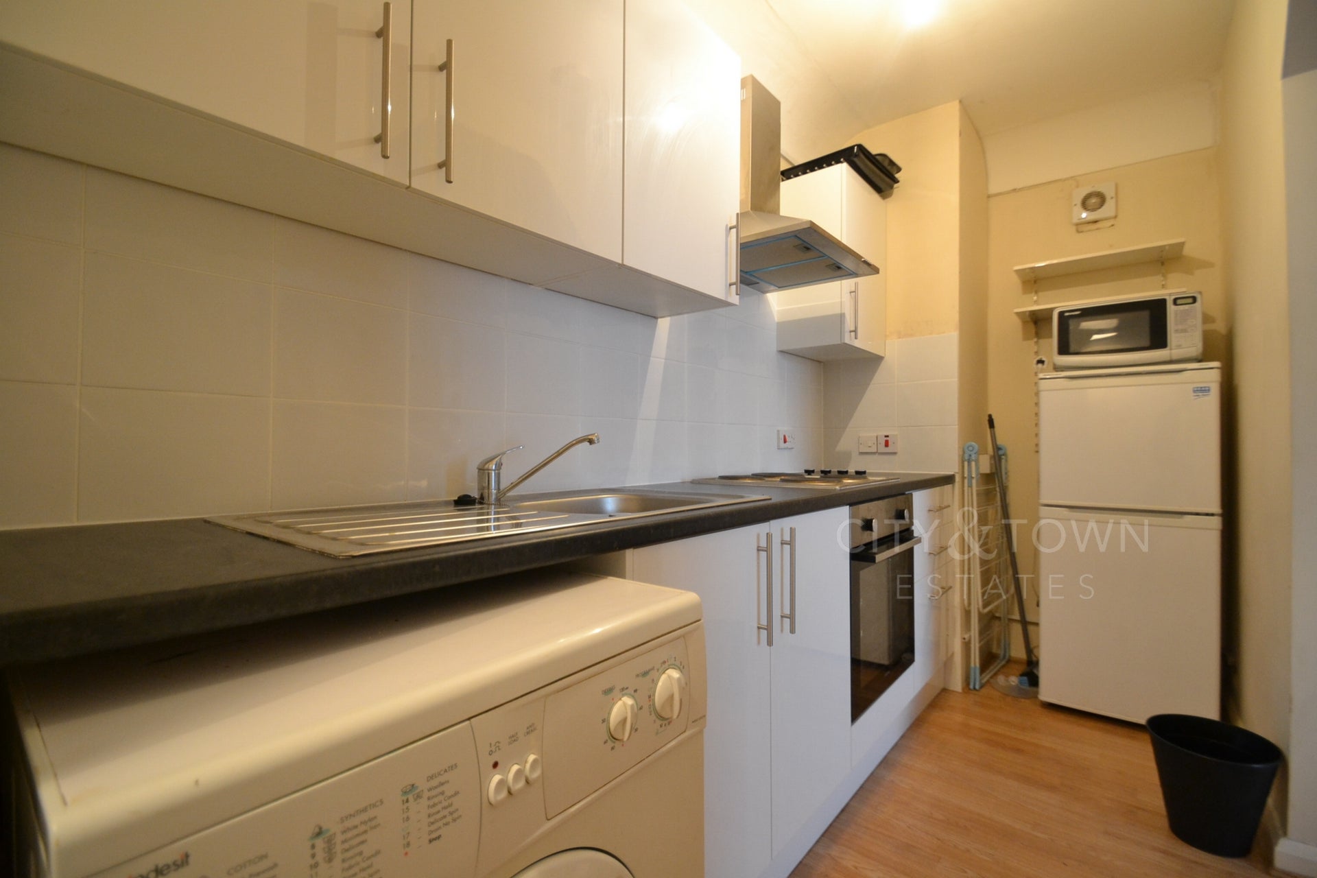 Flat Hoxton Street in Greater London