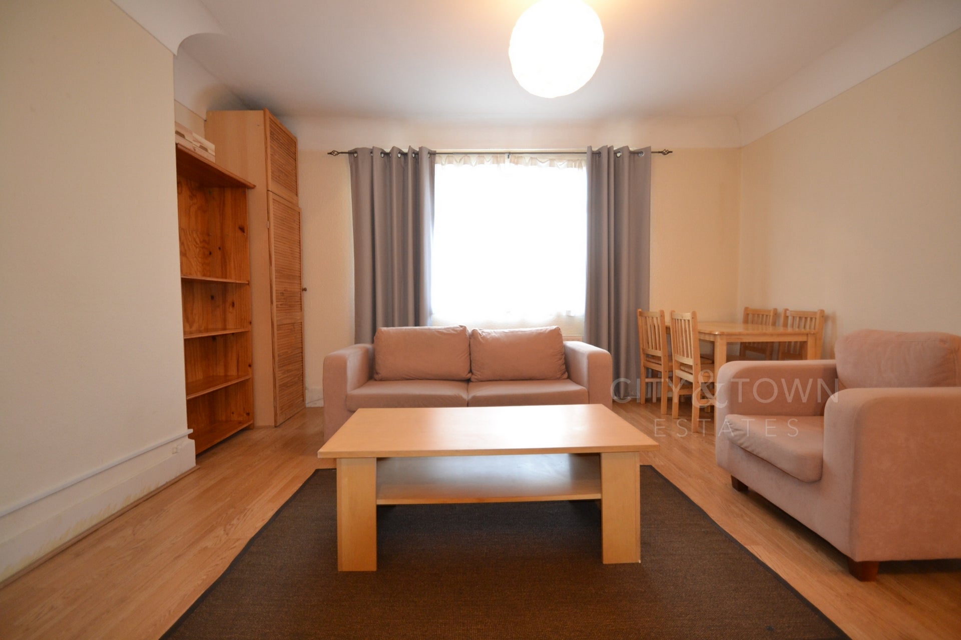 Flat Hoxton Street in Greater London