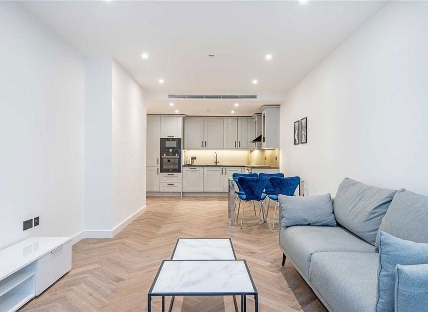 Flat Merino Gardens in Greater London