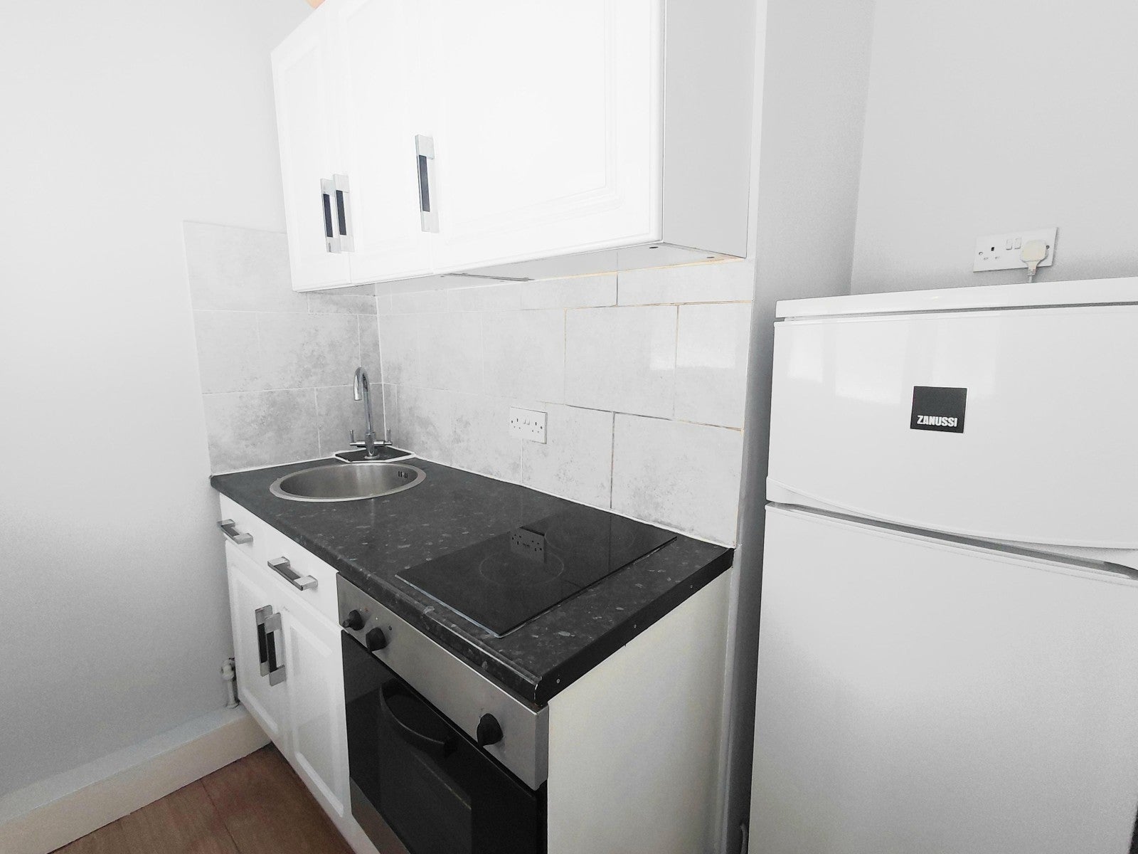 Flat Finchley Road in Greater London
