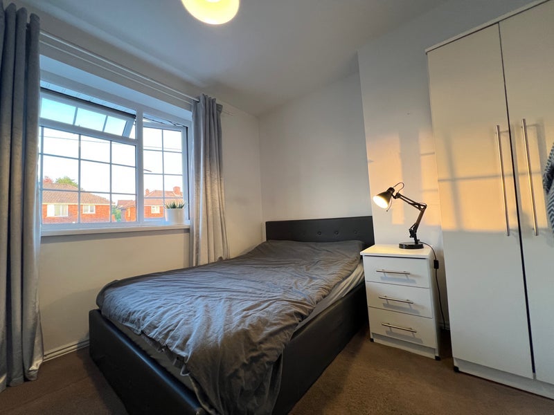 Room Elizabeth Road in Dudley