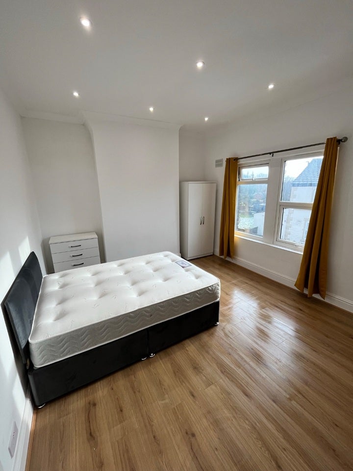 Room York Street in Runcorn