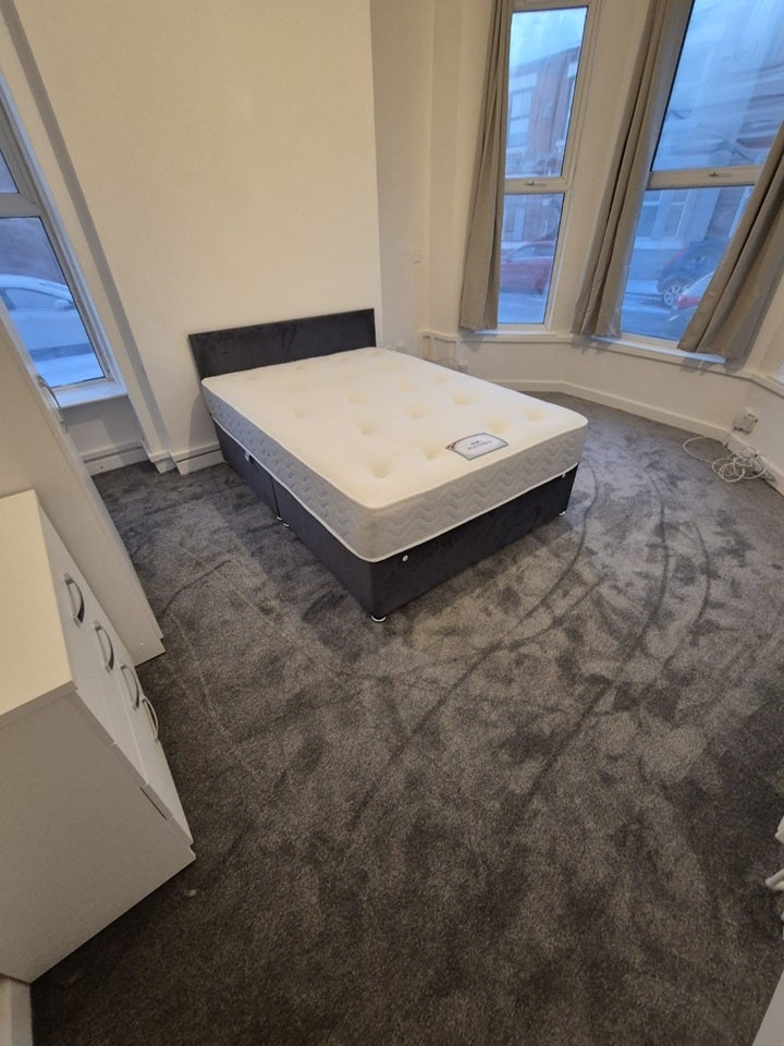 Room York Street in Runcorn