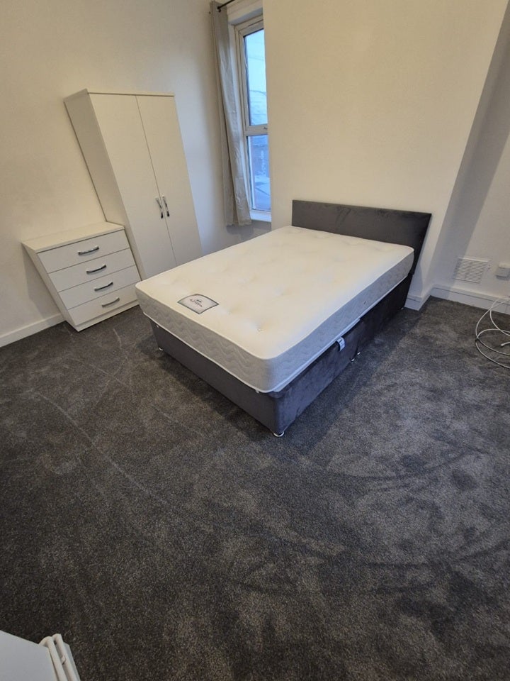 Room York Street in Runcorn