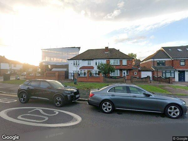 Flat Old Church Road in Greater London