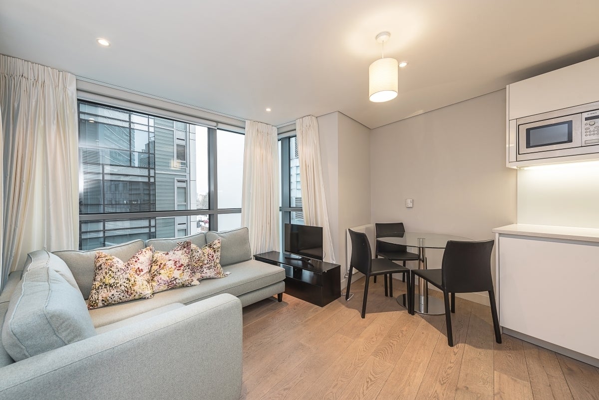 Flat Merchant Square in City of Westminster