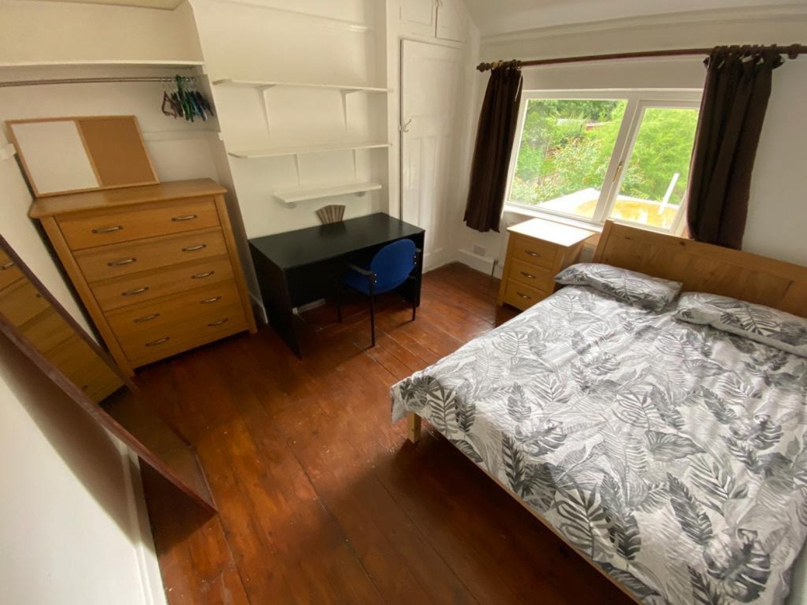 Flat Harcourt Drive in Canterbury