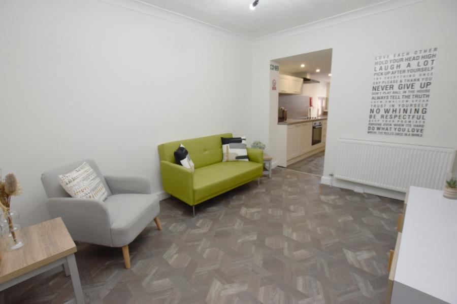 Room Denmark Road in Northampton