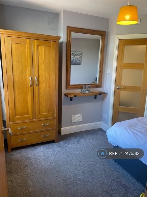 Room Knowles Road in Gloucester