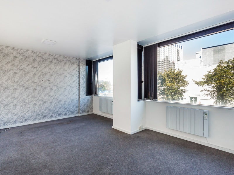Flat Crispin Crescent in Greater London