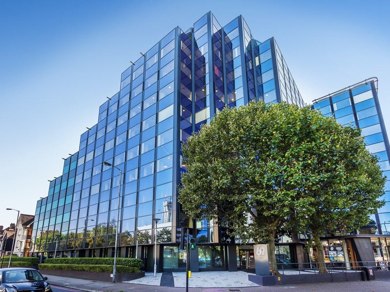 Flat Crispin Crescent in Greater London