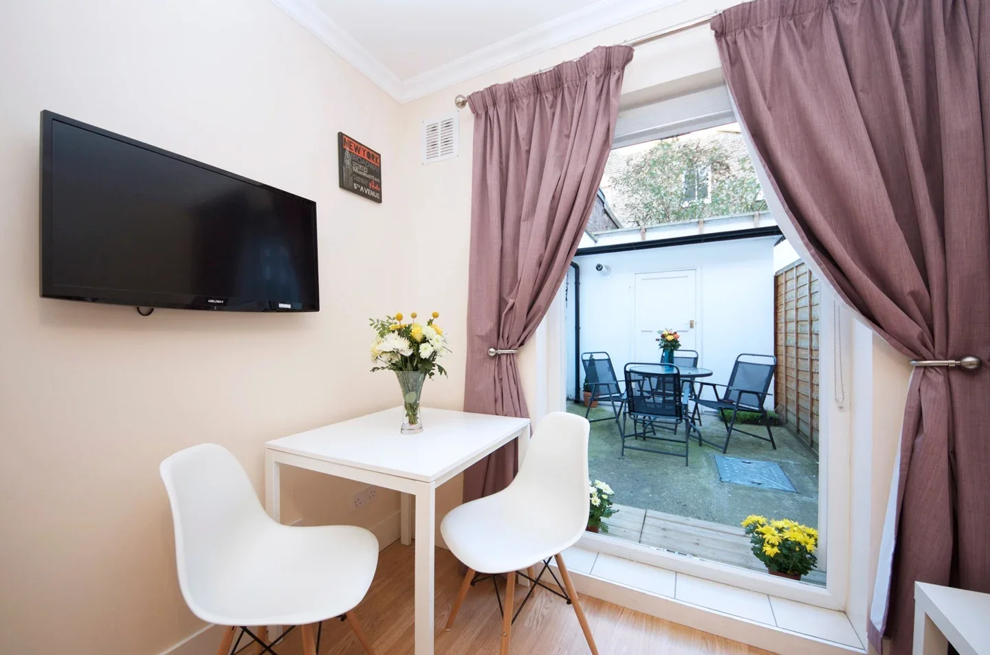 Flat Gunterstone Road in Greater London