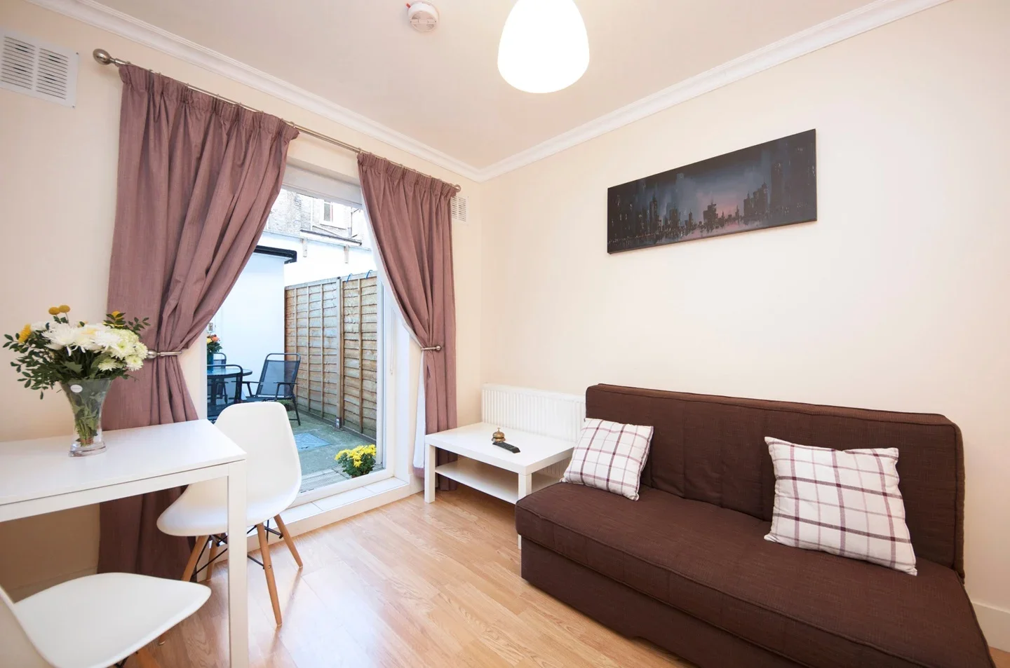 Flat Gunterstone Road in Greater London