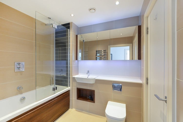 Flat Alie Street in Greater London