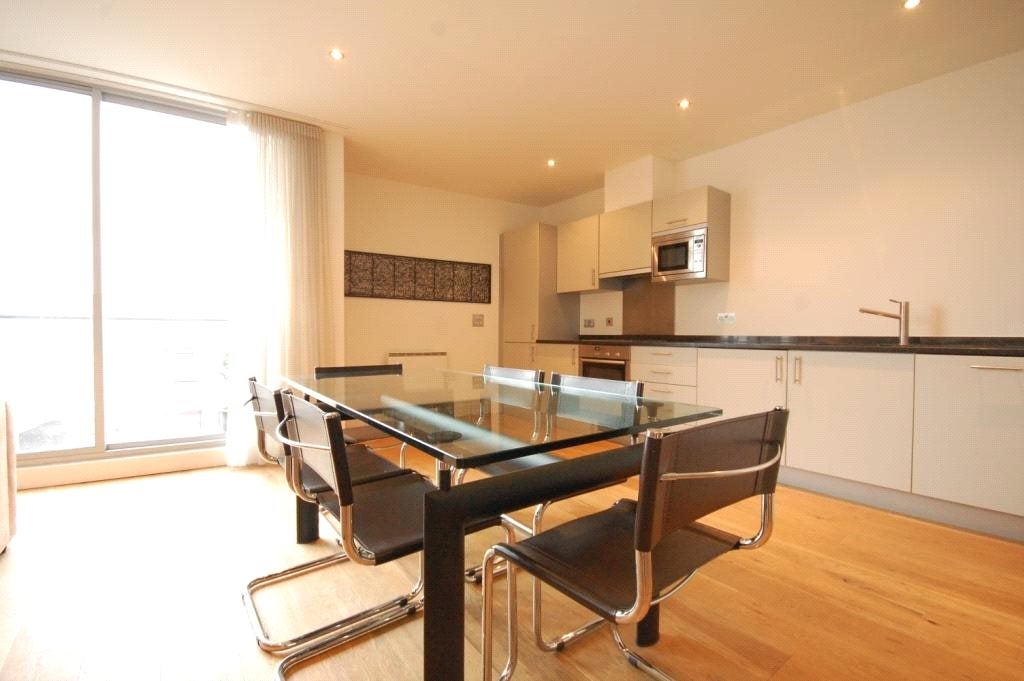 Flat Dereham Place in Greater London