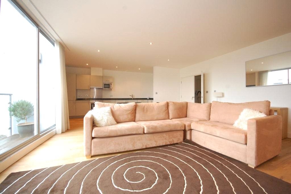Flat Dereham Place in Greater London