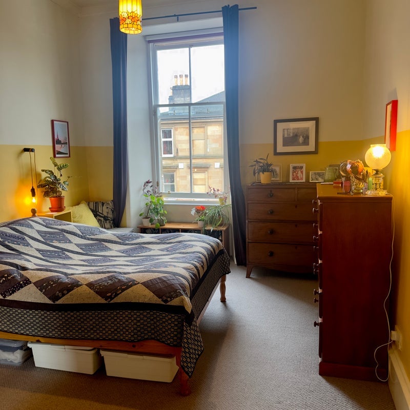 Room Nithsdale Road in Glasgow