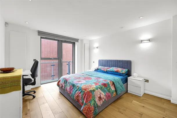 Flat Seward Street in Greater London