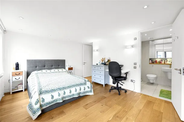 Flat Seward Street in Greater London