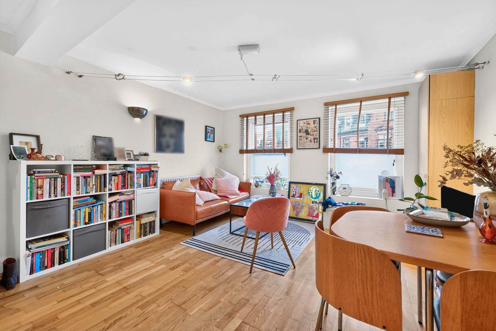 Flat Tanner Street in Greater London