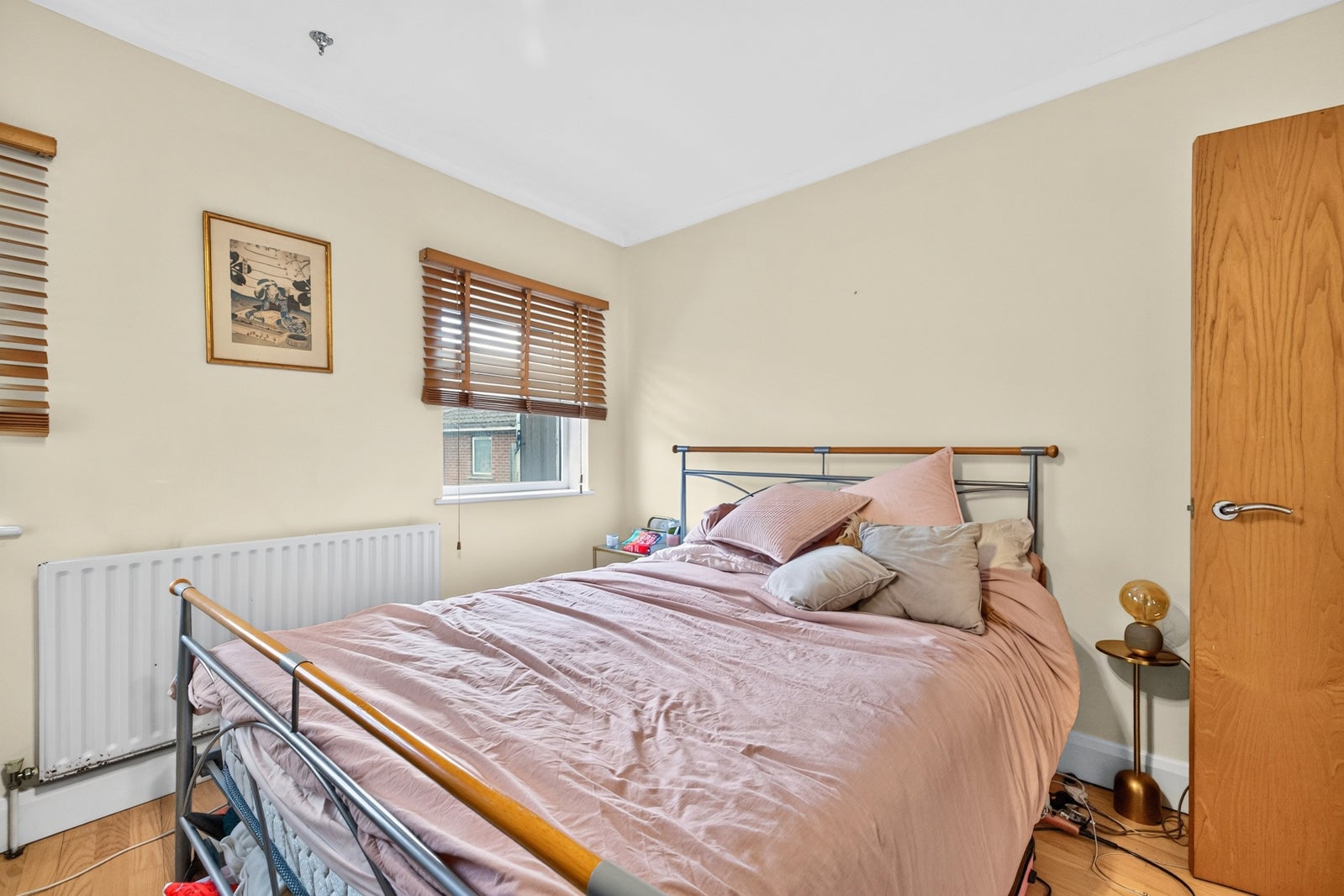 Flat Tanner Street in Greater London